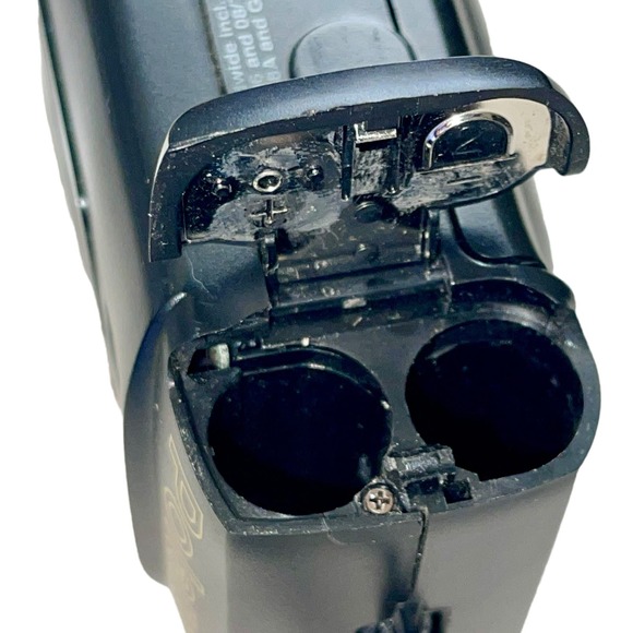 Poloroid 35 Film 300 AF and Olympus D-22L Digital Cameras - Picture 6 of 13